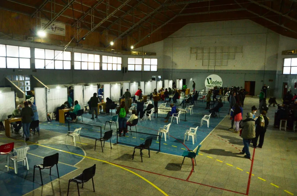 Sigue la vacunación este martes, cada vez con menos concurrencia