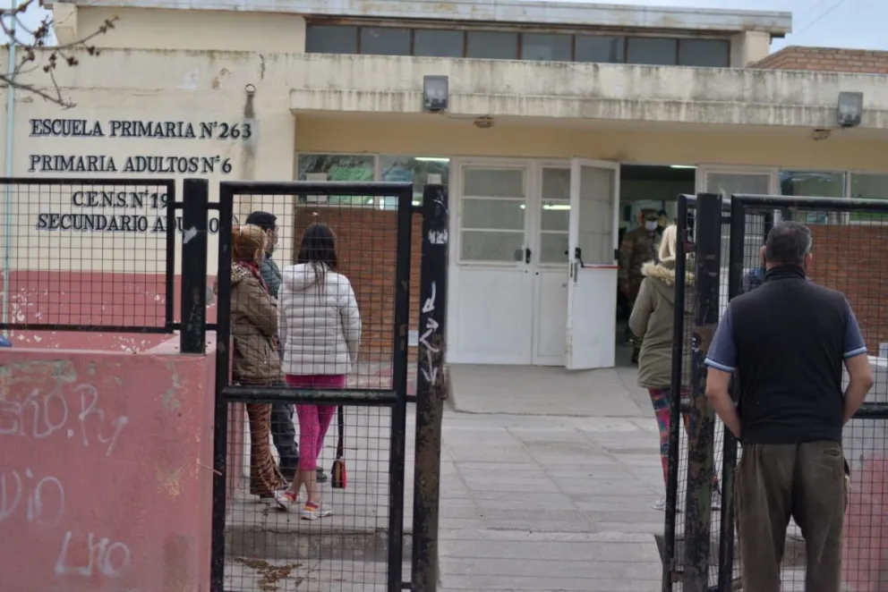 Fueron a votar y quedaron detenidos: tenían pedido de captura