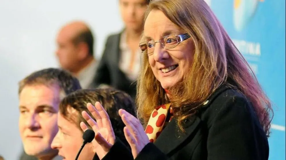 Alicia Kirchner le pidió la renuncia a todo su Gabinete tras las PASO