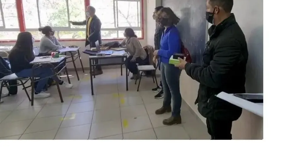 Regresan los secundarios a las escuelas, y verifican protocolos