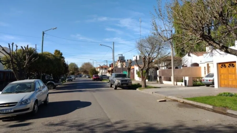 Asalto en calle Sarmiento: uno de los delincuentes gatilló un arma