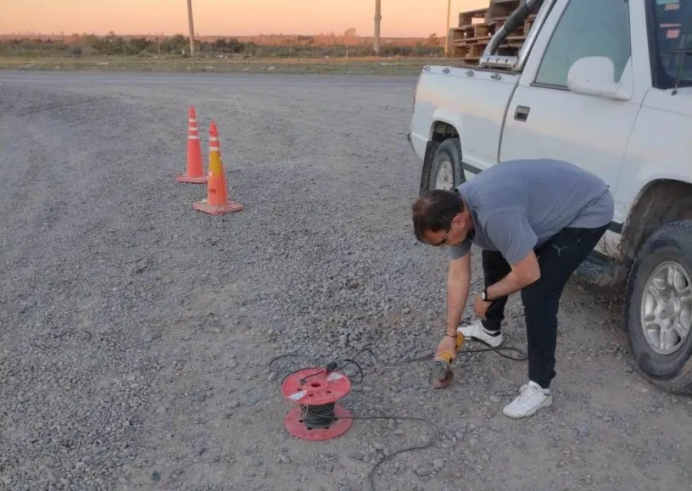 Retiraron los hierros traicioneros de la calle del Parque Industrial