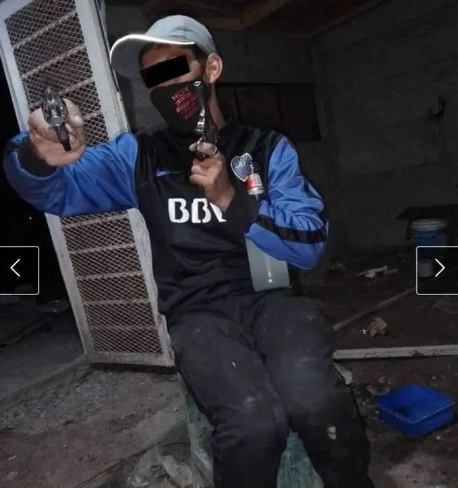 Le robó en la ruta, le disparó y luego se burló en las redes con dos armas