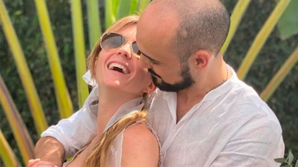 Abel Pintos se casó en secreto con Mora Calabrese: las fotos de la boda