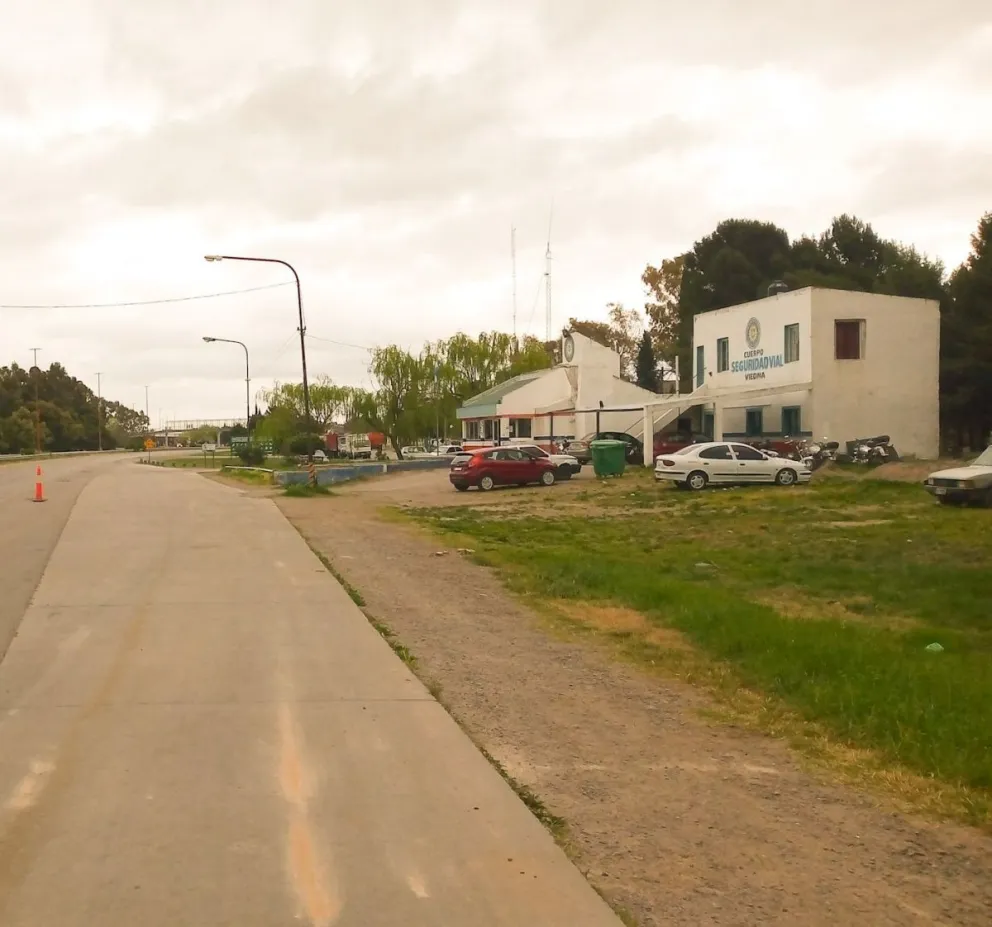 Una familia volcó en el Idevi para evitar matar a un perro que se cruzó