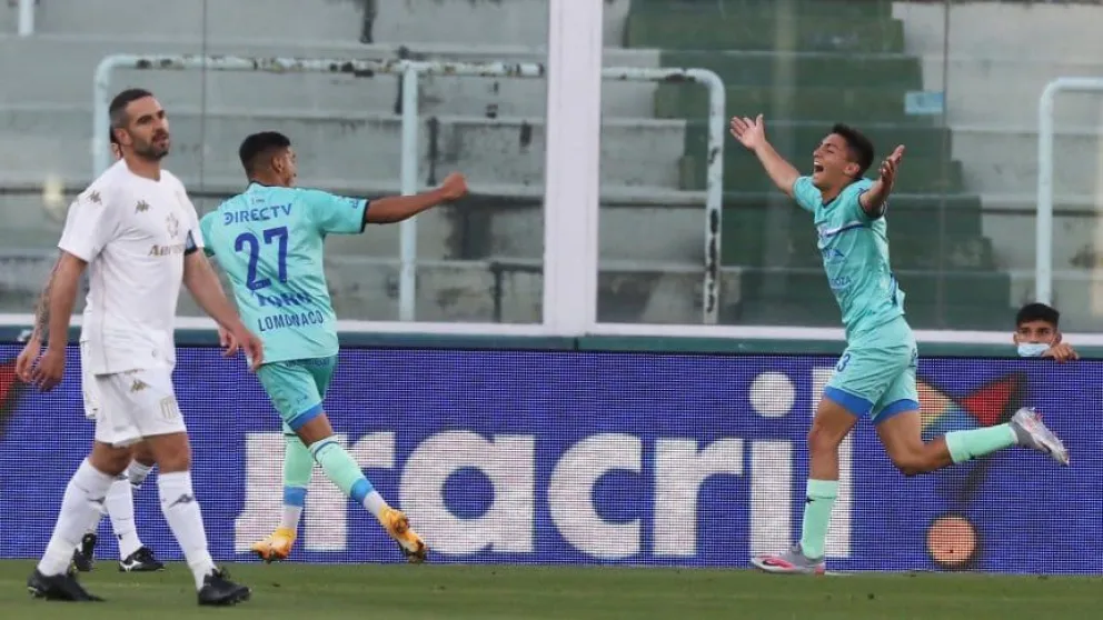 Copa Argentina: Godoy Cruz eliminó a Racing en los penales tras un partidazo