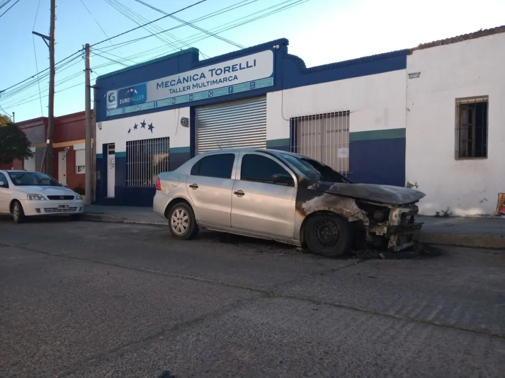 Auto incendiado, el Centro de Monitoreo entregó las imágenes a la Justicia