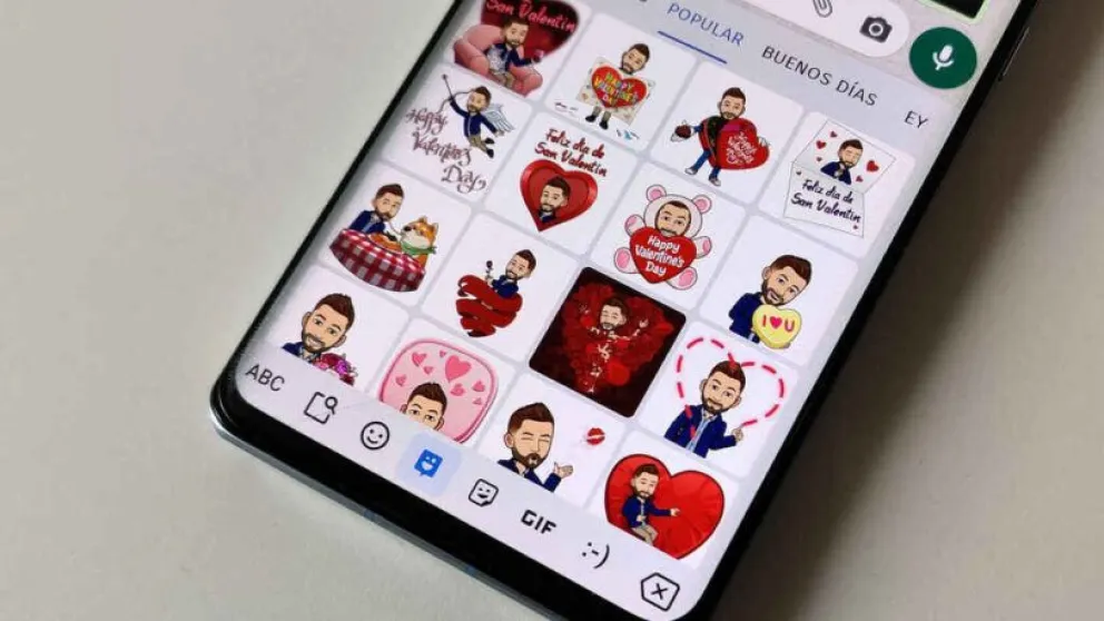 Una nueva función de Whatsapp permitirá convertir las fotos del celular en stickers