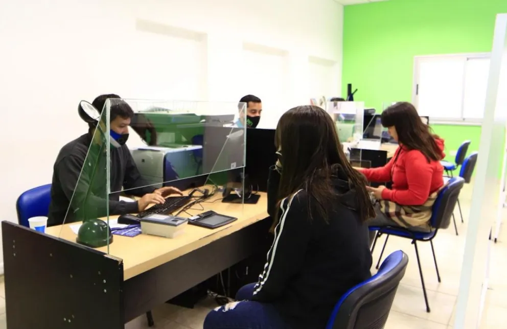 En la cuenta regresiva de las elecciones, casi 400 documentos esperan ser retirados