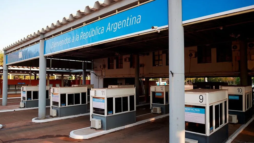 Llegaron al país los primeros turistas de Brasil y Chile a través de Misiones y Mendoza