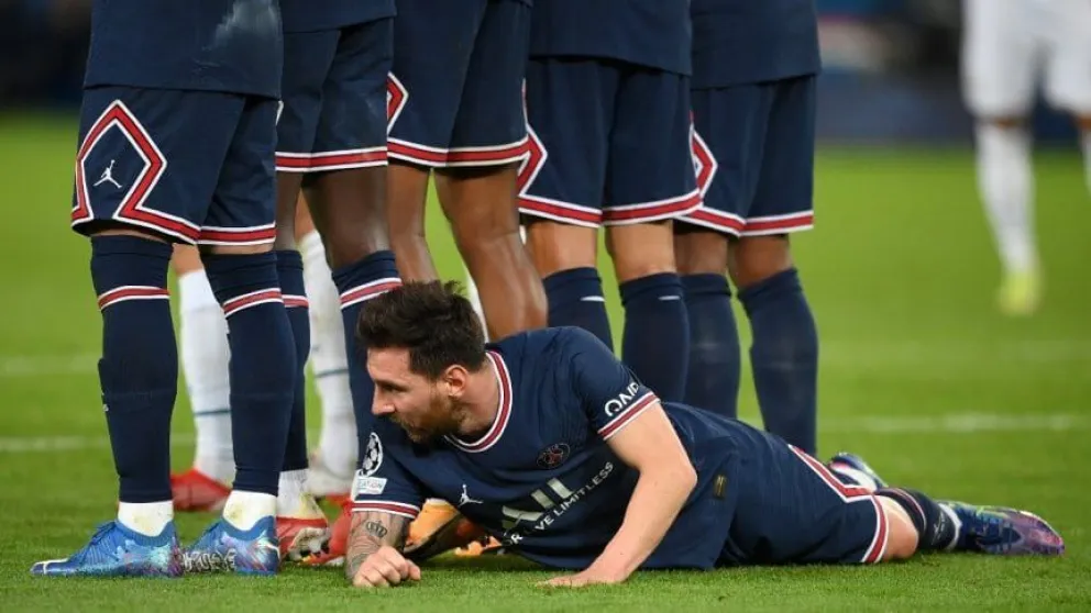 Viral: Messi hizo de "cocodrilo" en la barrera y explotaron los memes