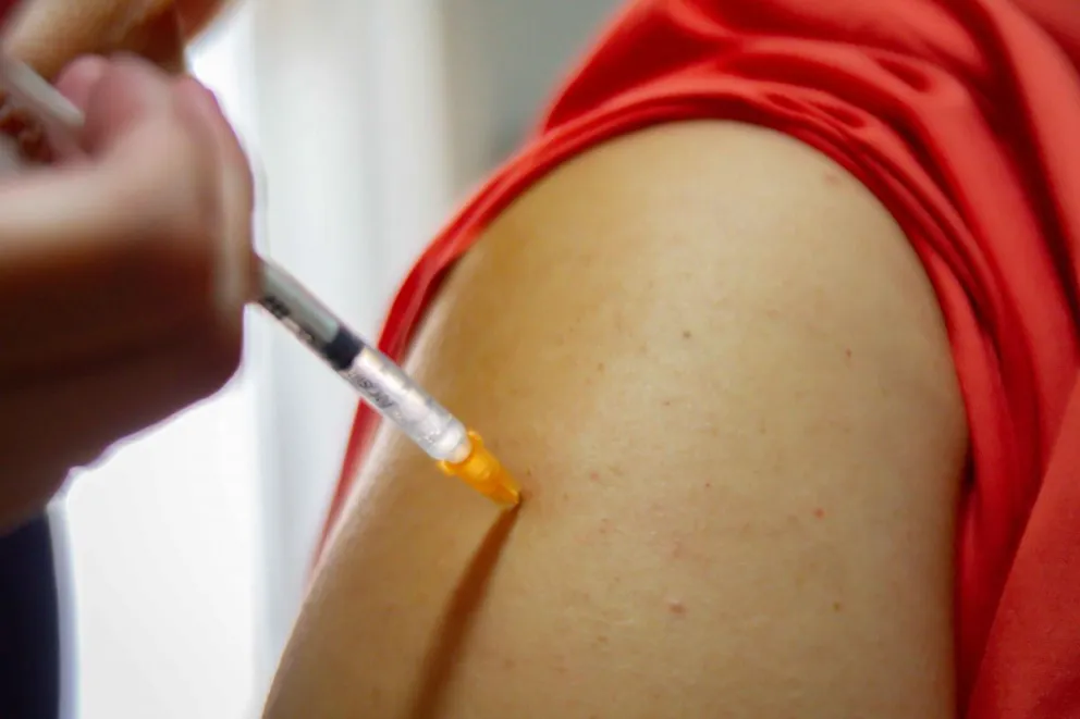 Una de las estrategias incluye controles en las escuelas.