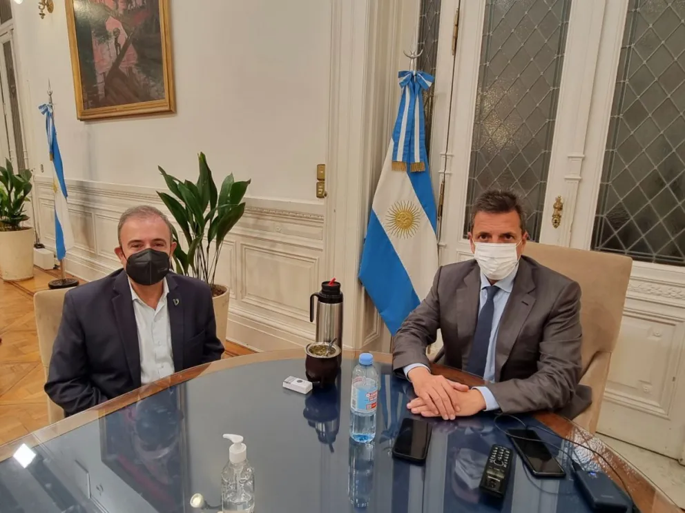 Pesatti le pidió 50 cámaras de seguridad a Sergio Massa