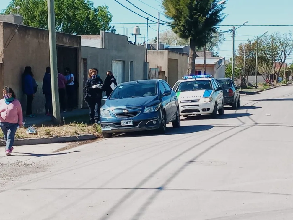 Recuperaron el Onix robado en tiempo récord, pero los ladrones huyeron en un taxi