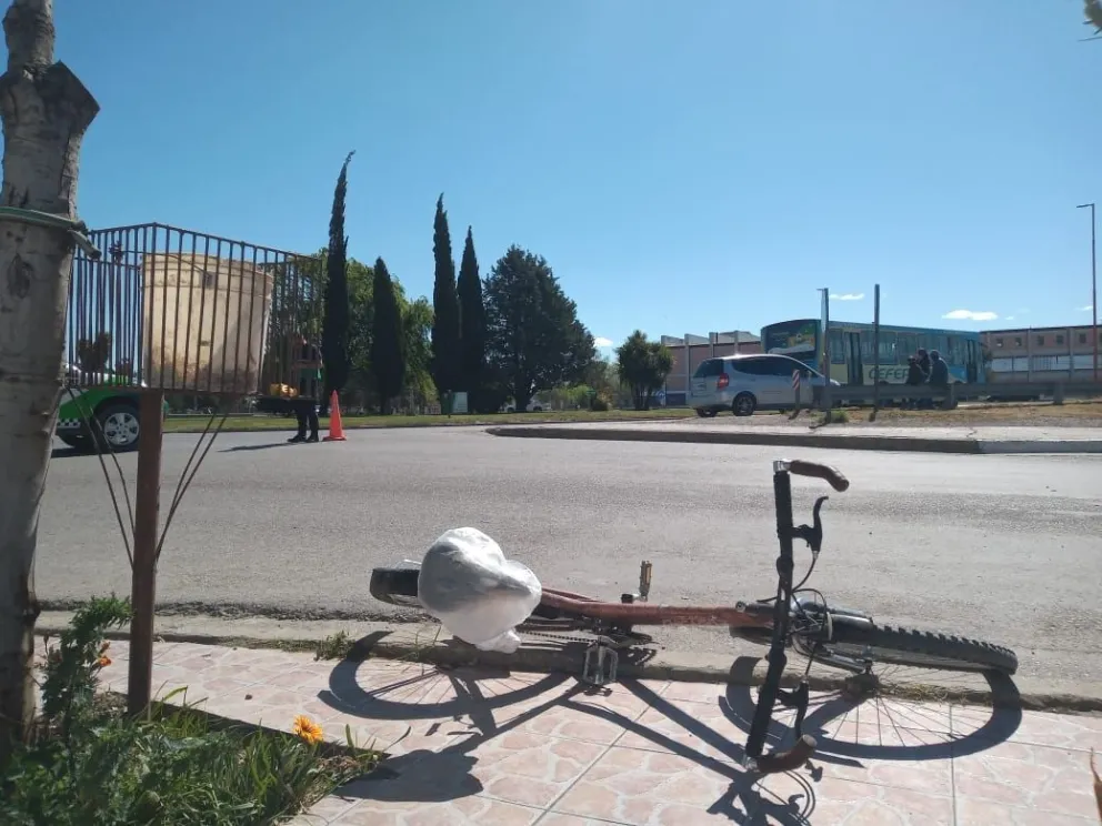Una joven ciclista resultó herida en un accidente