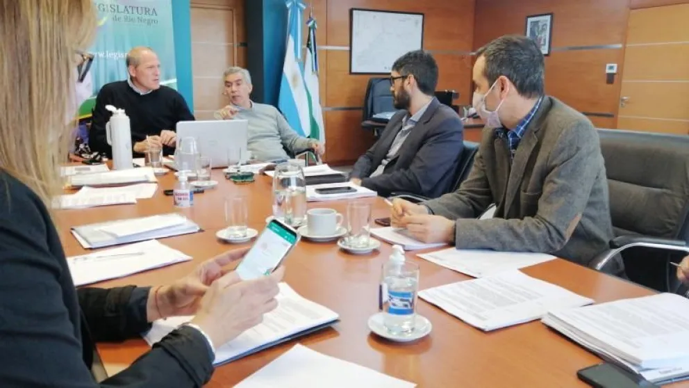 Todos tendrán que estar el martes en las bancas del recinto