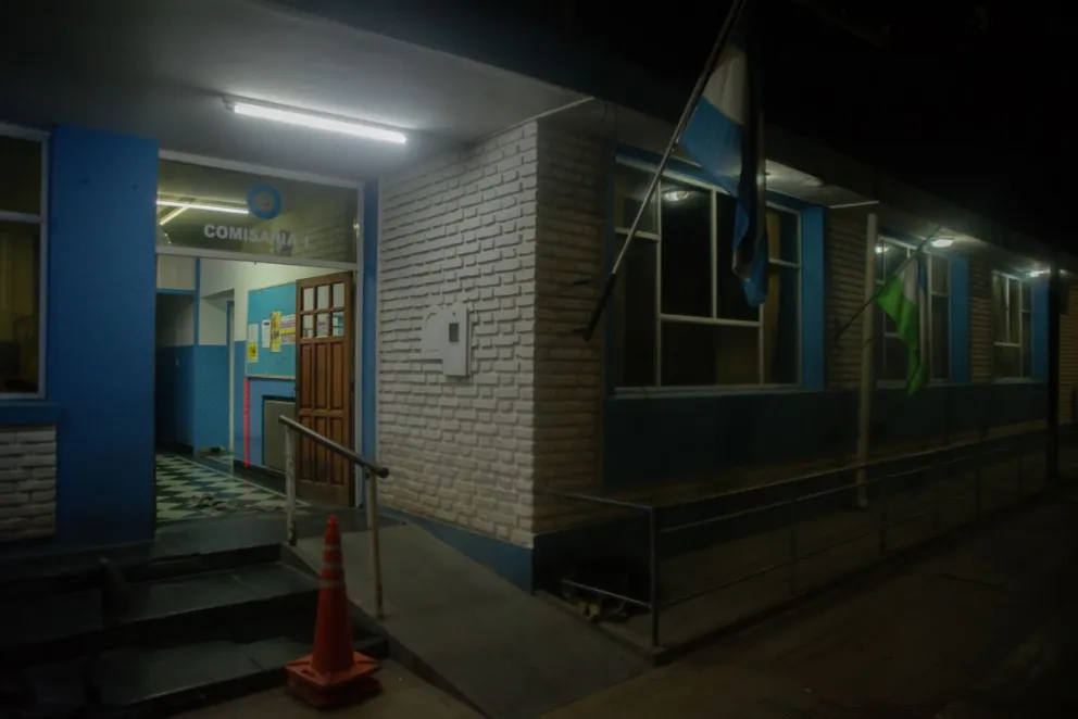 Quedó alojado en la comisaría 1º. Foto archivo.