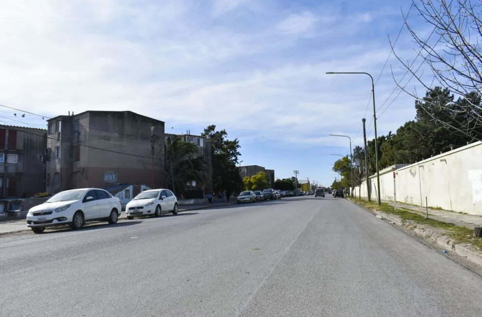 Chocó autos en un barrio, huyó para otro y lo pescaron alcoholizado a los pocos minutos