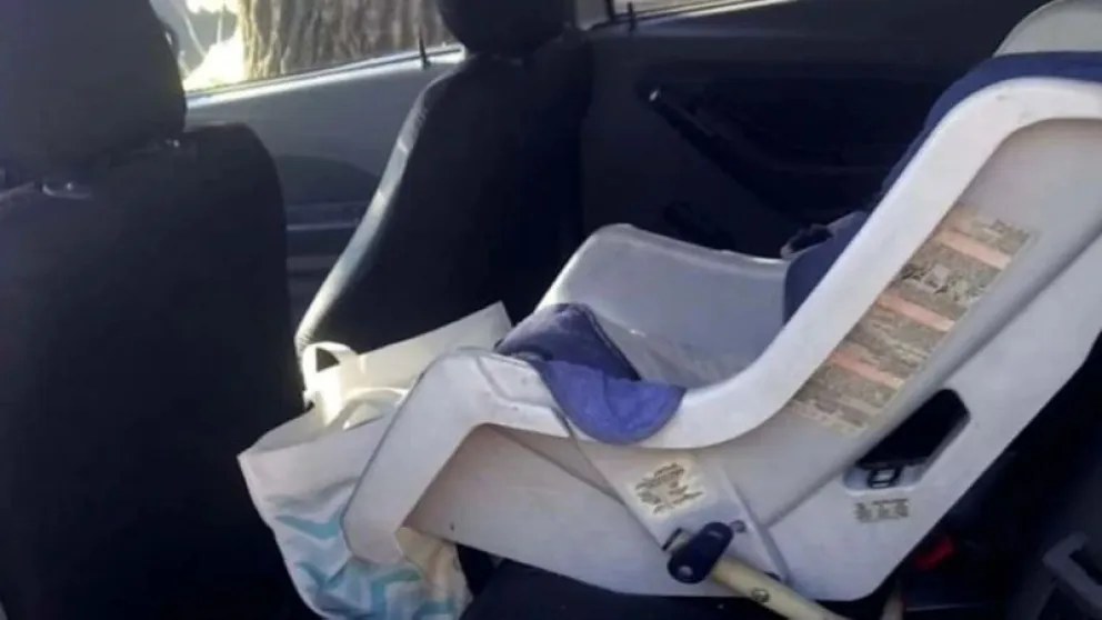 Dejó al bebé en el auto y se fue dos horas a una estética: el menor fue rescatado por policías