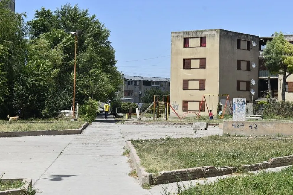 Robo en el barrio Guido: fue en la puerta de su casa y le apoyaron un objeto punzante 