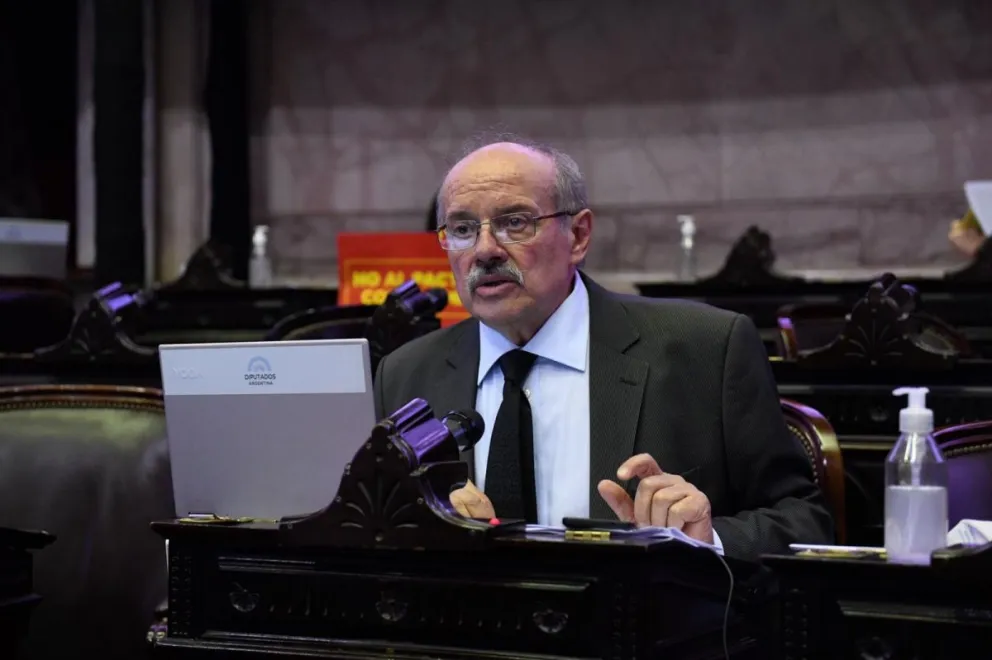Di Giacomo: “los argentinos pagamos el costo de la pelea entre el kirchnerismo y cambiemos”