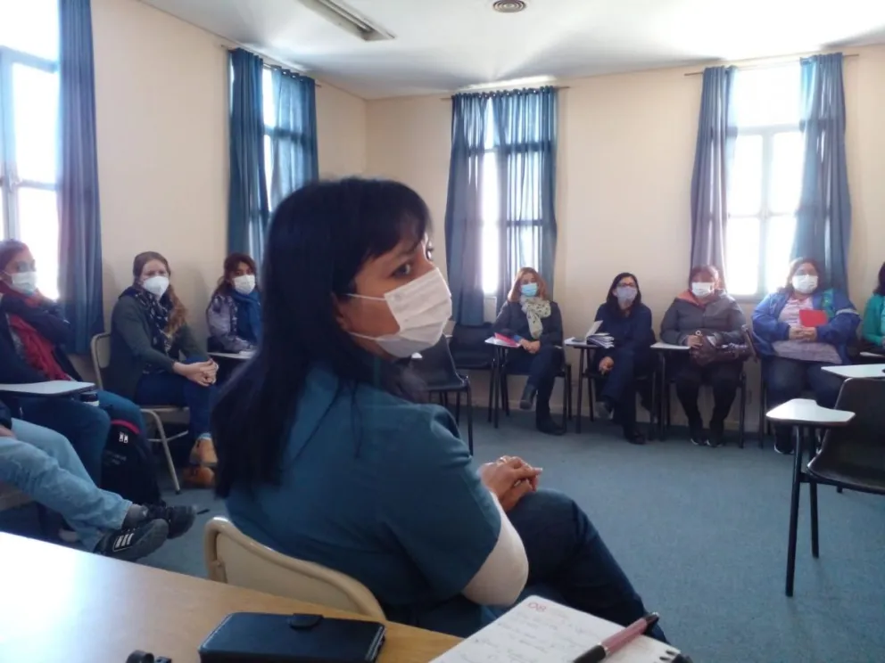 Profesionales del hospital Zatti ponen fichas al abordaje de las políticas de género