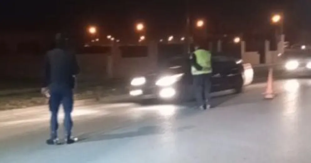 Una joven revoltosa quedó presa por tirar piedras a taxistas y herir a un policía