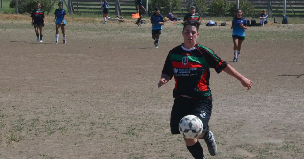 Fútbol Femenino: Sol perdió pero sigue arriba, Peña bailó a Stroeder y Depo Patagones subió escalones