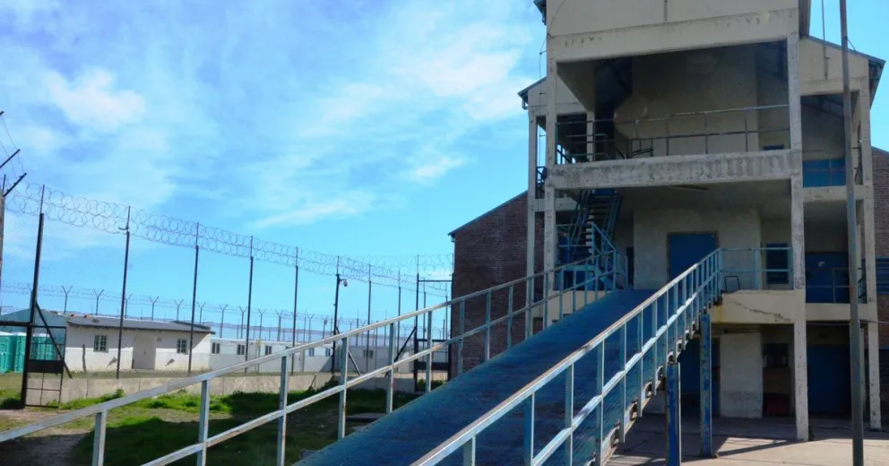 Se fugó un preso del Penal 1 de Viedma: se fue en una moto