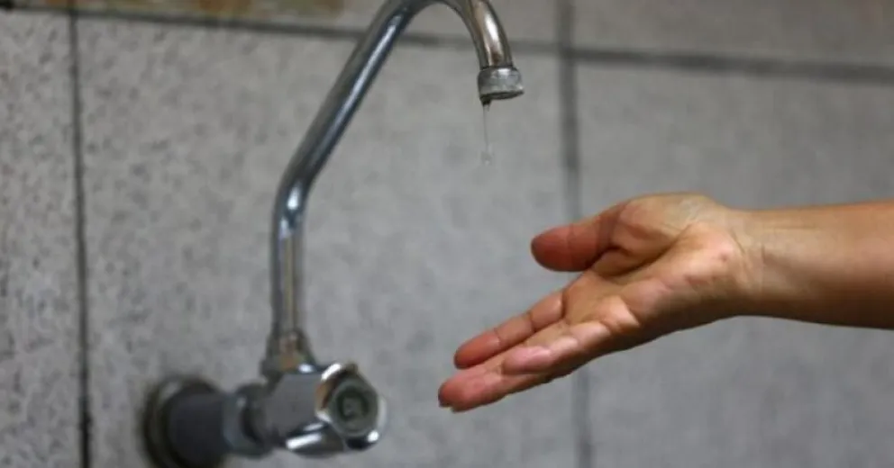 Cómo fue estar más de seis horas sin agua, y vecinos de diferentes barrios dieron sus testimonios