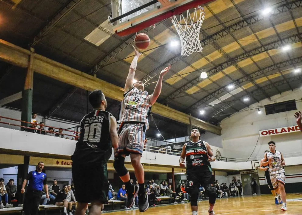 Deportivo Viedma y Sol de Mayo marchan a paso firme en el Torneo Pre Federal 