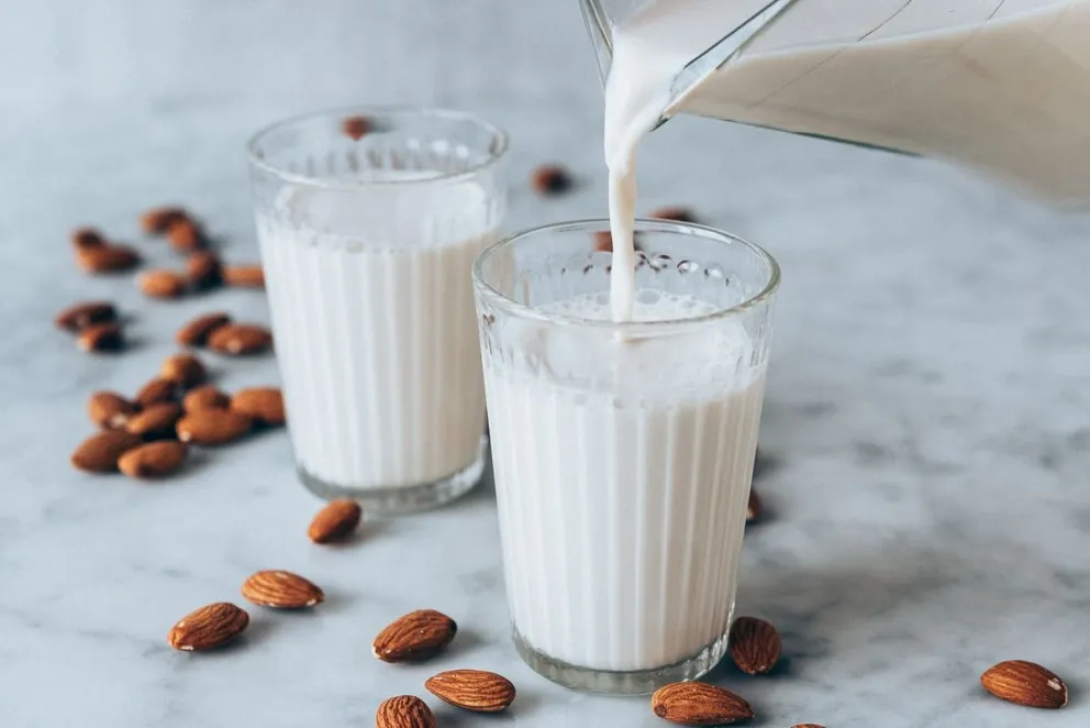 Estas son las 5 razones por las cuales deberías consumir leche de almendras