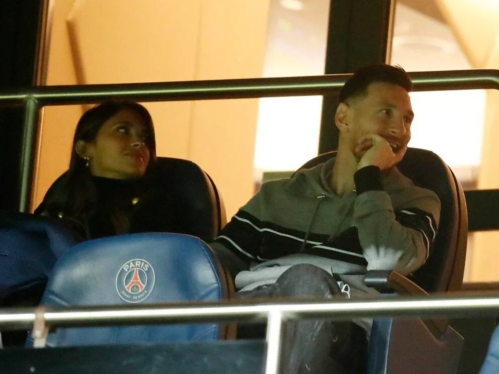 Messi fue a ver al PSG, comió un sándwich y se volvió viral