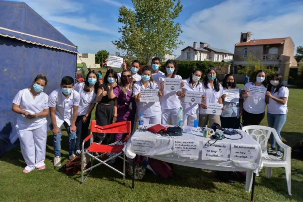 Carrera de Enfermería: el temor de los estudiantes por las opciones que se manejan si se da el cierre definitivo