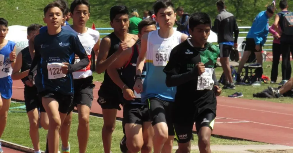 El fútbol y el atletismo provincial ya tienen sus representantes 