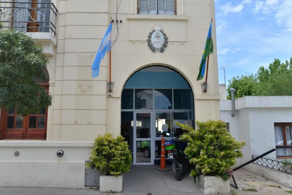 Se metió en el patio de un comercio para robar bebidas y fue atrapado por el dueño