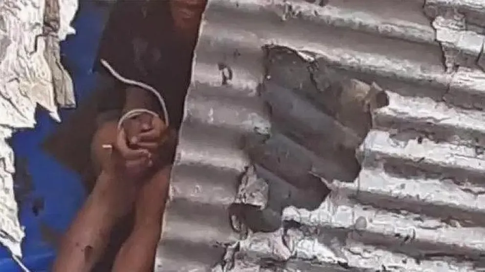 Rescatan a ocho hermanos que estaban encerrados, maniatados y eran maltratados por su madre