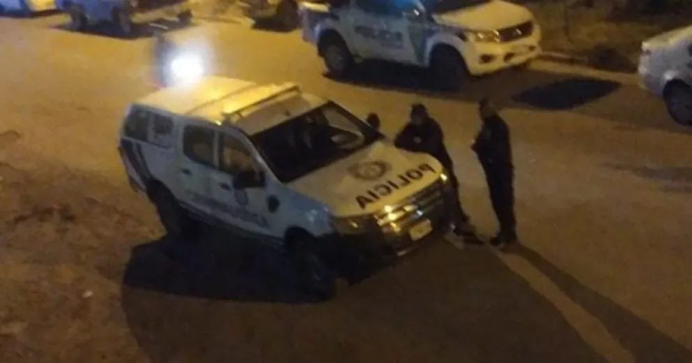 Quisieron robar una sodería a través de un boquete y fueron atrapados