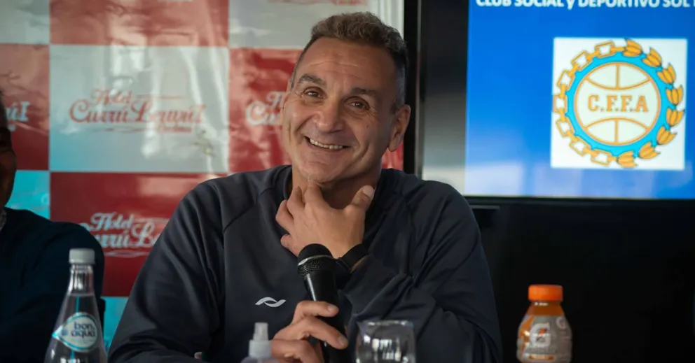 Luis Islas, desvinculado de Sol de Mayo, ya se fue de la Comarca