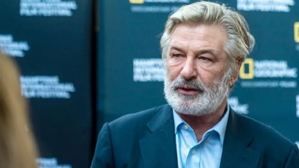 ¿Alec Baldwin predijo la tragedia? Se viralizó un escalofriante tuit del actor