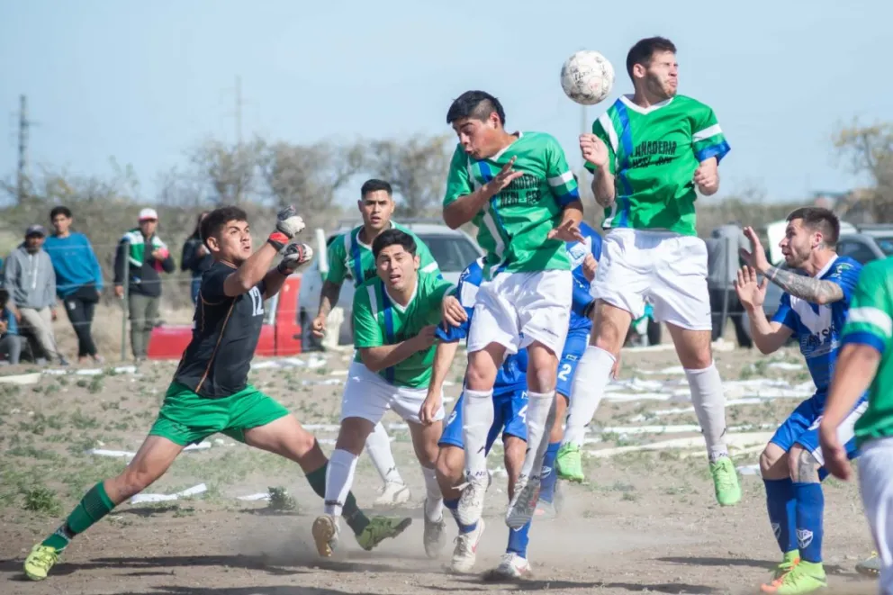 La sexta fecha de la barrial de Patagones tuvo su paso con partidos de metegol