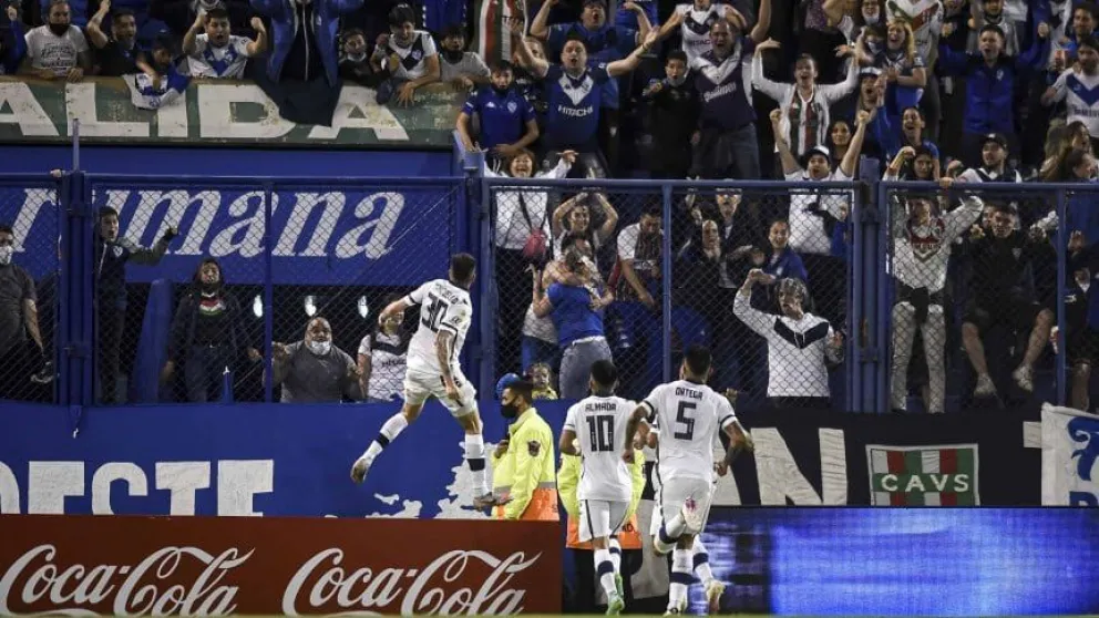 Vélez venció a Boca 2 a 0 y lo alejó de la pelea por el título de la Liga Profesional