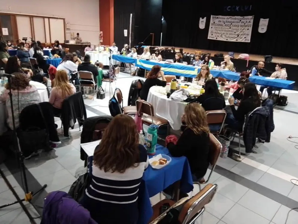 El gremio de los maestros dijo no a la oferta  salarial del gobierno rionegrino
