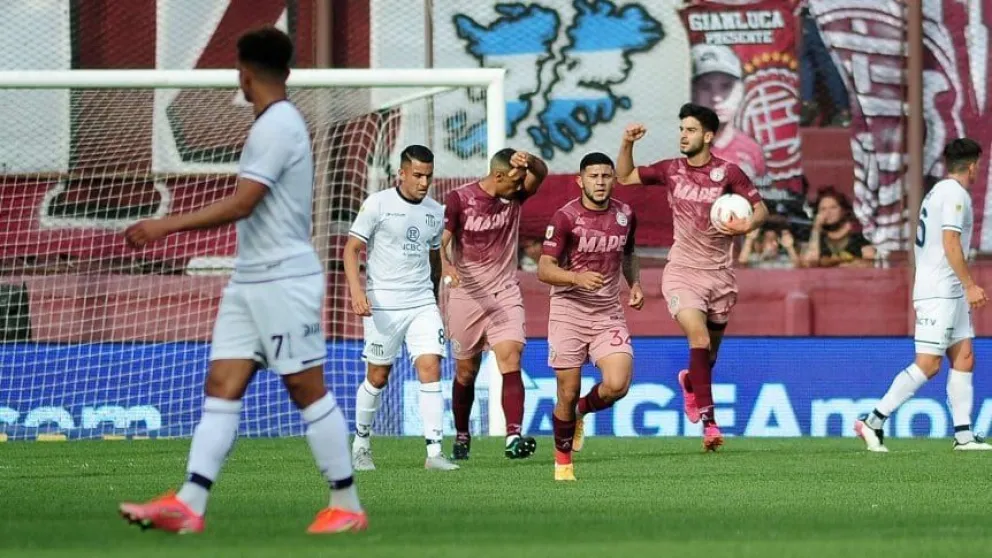 Lanús perdía 3-0 con Talleres, se le terminó empatando y lo festejó River