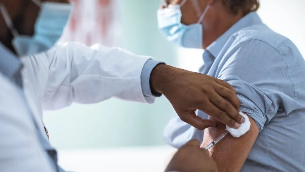 Para quiénes estarán destinadas las terceras dosis de Sinopharm y cuándo la recibirán 