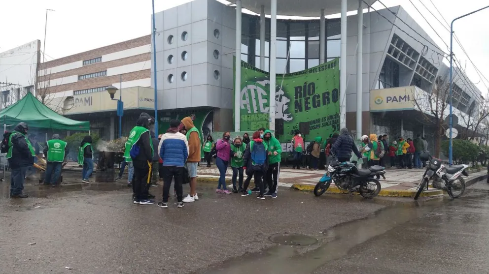 ATE inicia paro por 48 horas en todas las oficinas de PAMI en Río Negro