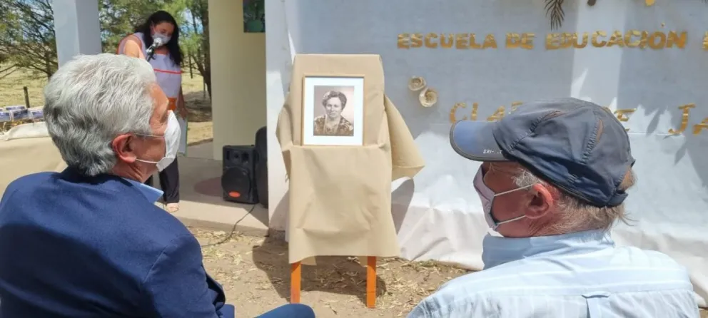 Se le impuso el nombre “Clara de Jaratz” a la escuela de Juan A Pradere