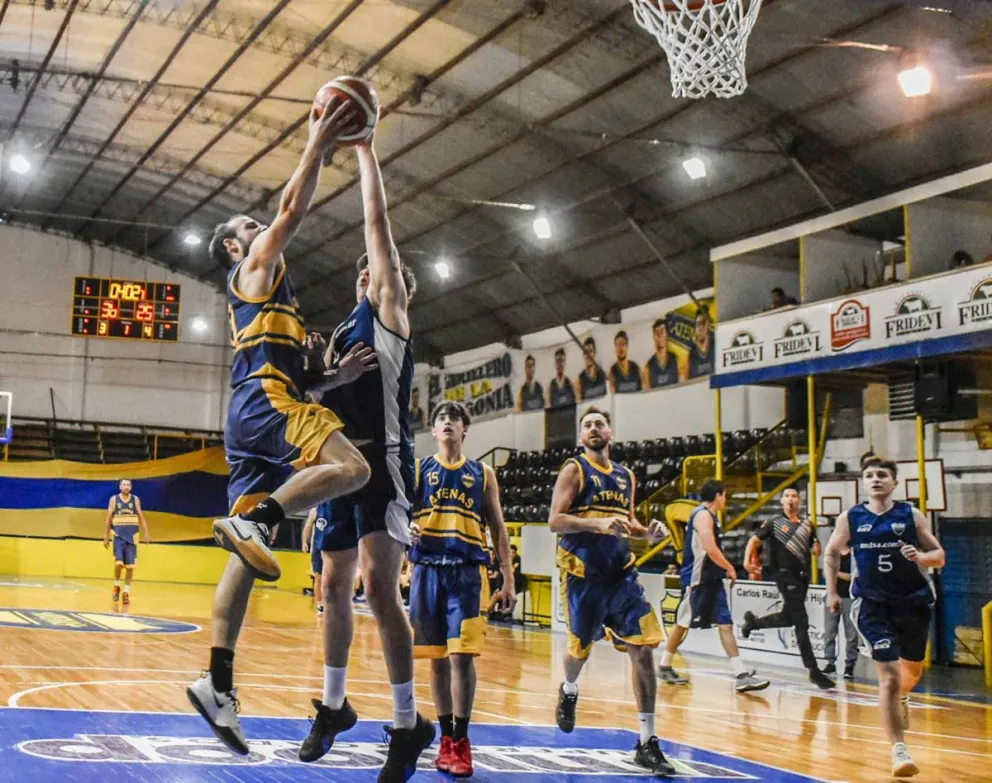  Atenas derrotó a Ferro y sigue dando pelea para llegar a semifinales en el Pre Federal