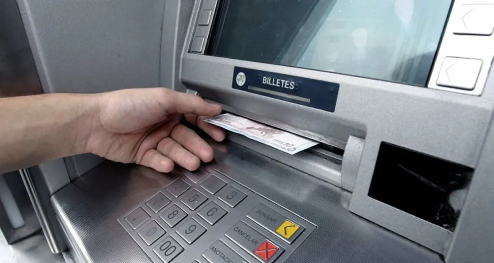 Estatales de Río Negro cobrarán sus sueldos en la primera semana de noviembre