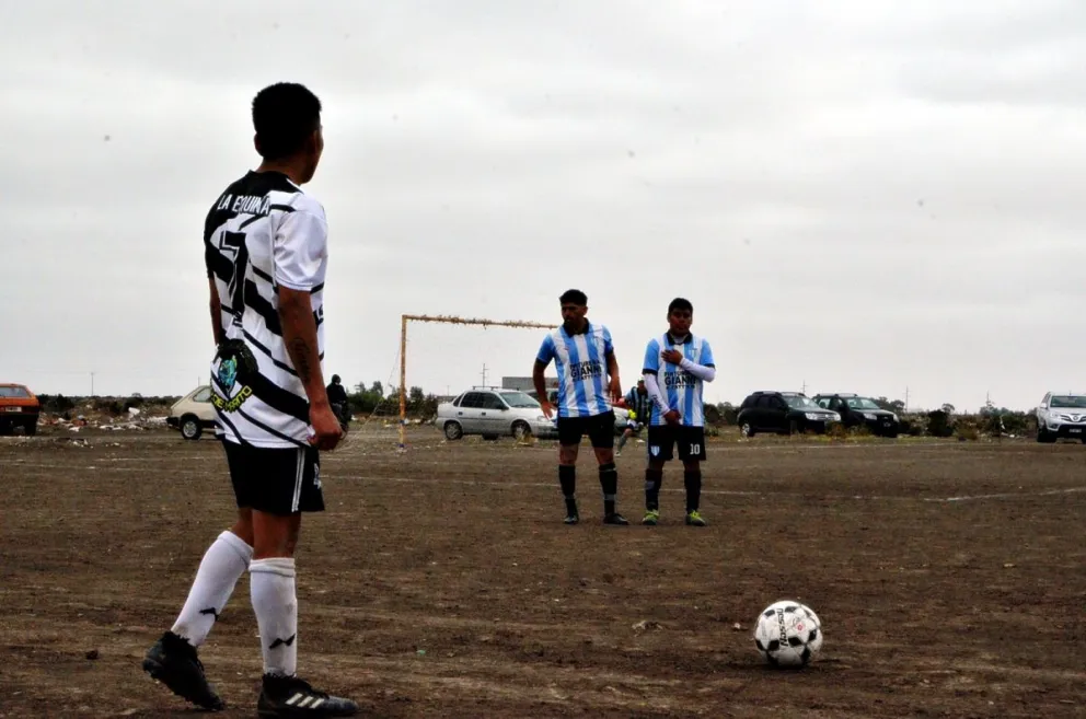 El fútbol barrial es el protagonista del finde: conocé los cruces de todos los partidos